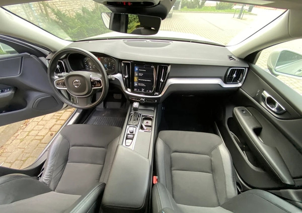 Volvo V60 cena 85900 przebieg: 178500, rok produkcji 2019 z Buk małe 211